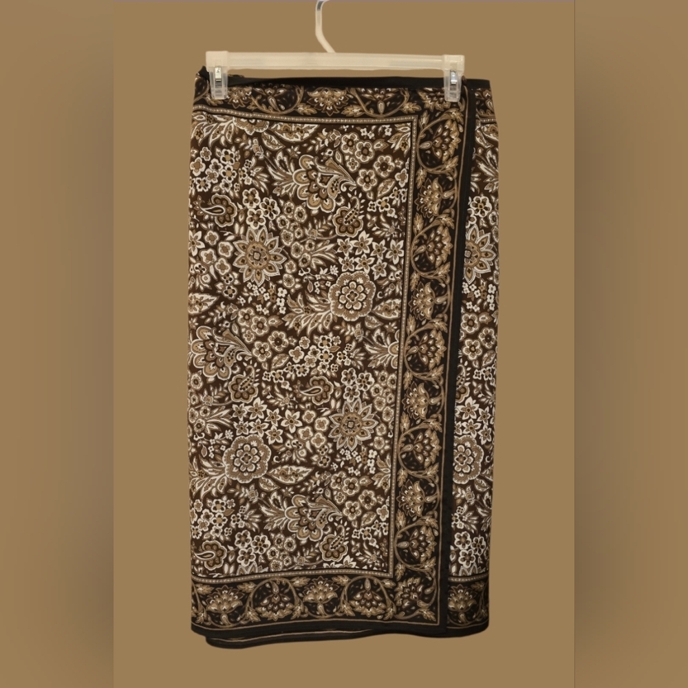 Chic Floral Pencil Skirt in Brown
